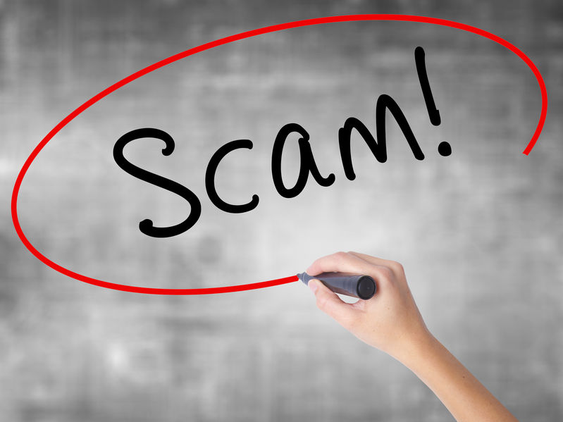 avoid roofing scams by hiring local commercial roofers Fort Worth