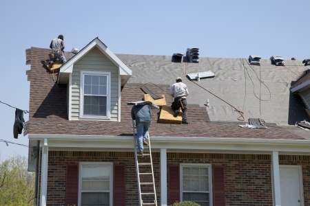 Fort Worth roofing companies fix roof leaks